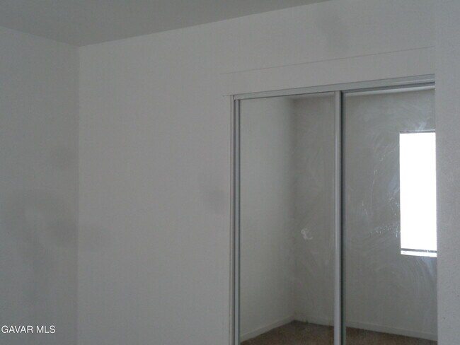 Building Photo - 15950 Lawrence Dr