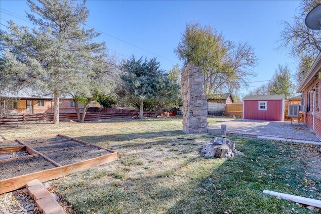 Building Photo - Ranch, no stairs, 1-car garage, fenced yar...
