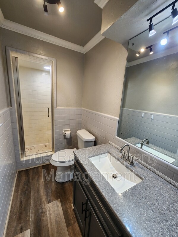 Building Photo - 204 S Morrison Dr