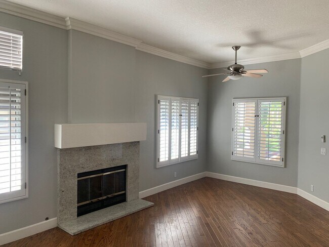 Building Photo - Upgraded 2bdrm in Mission Viejo