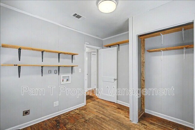 Building Photo - 2149 Vermont Ave