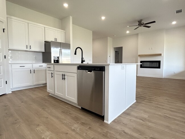 Building Photo - 522 N Goose Xing