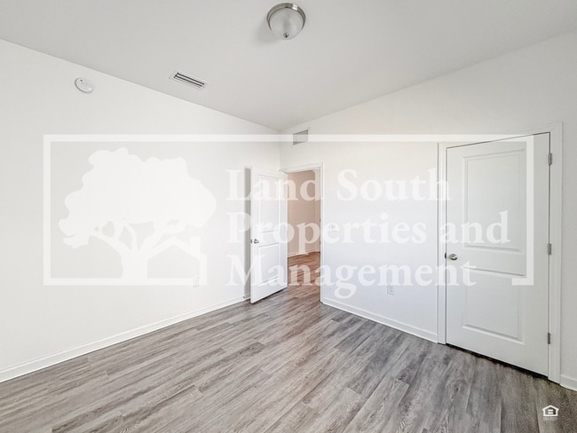 Building Photo - 4141 Salt Springs Ln