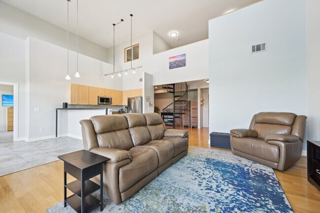 Building Photo - 5677 S Park Pl