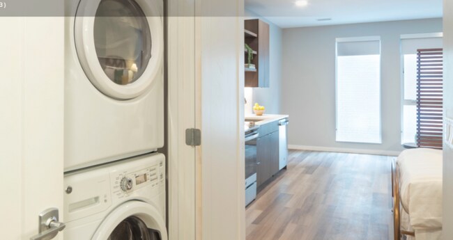 Building Photo - 2930 Umatilla St