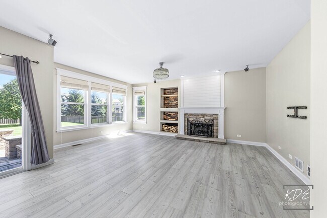 Building Photo - 2612 Lundquist Dr