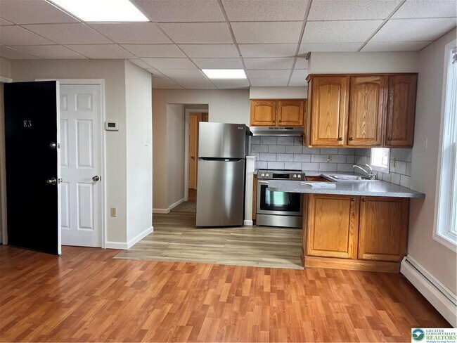 Building Photo - 402 Prospect Ave