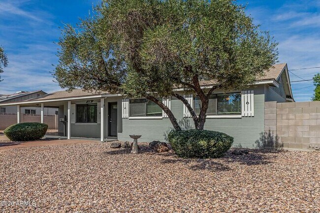 Building Photo - 220 E McKinley St