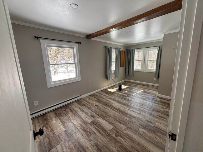 Building Photo - 280 Lakeshore Dr