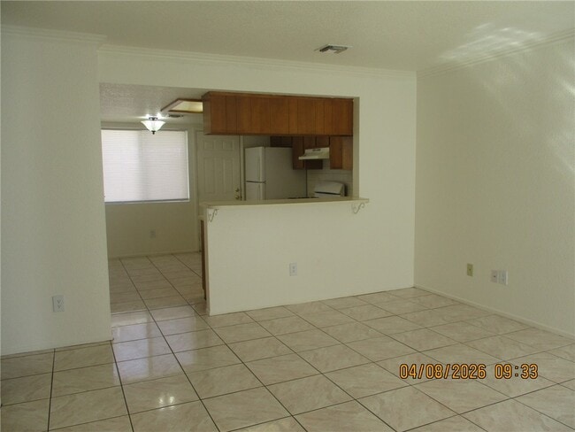 Building Photo - 827 Baseline Rd