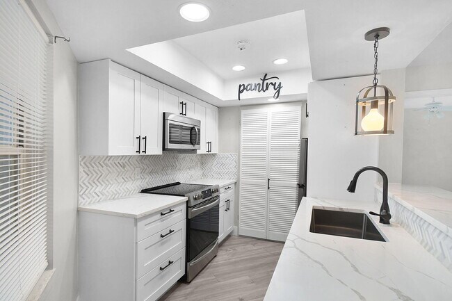 Building Photo - 3266 SE Aster Ln