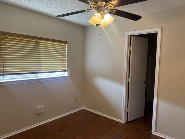 Building Photo - Beautiful 3/2 Home Available for Lease In NW San Antonio!