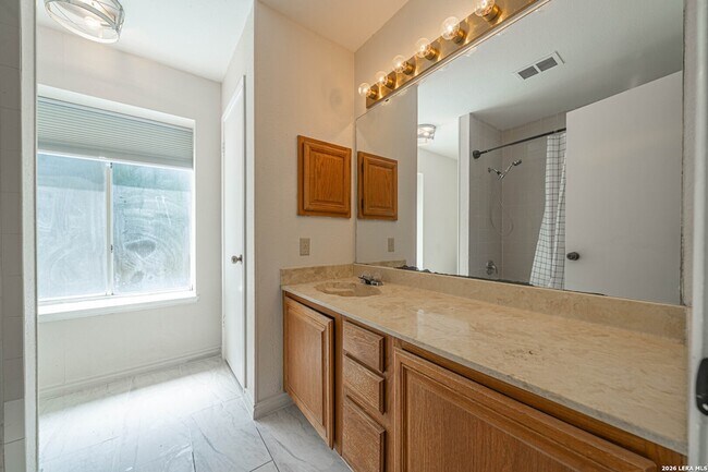 Building Photo - 2813 Kline Cir