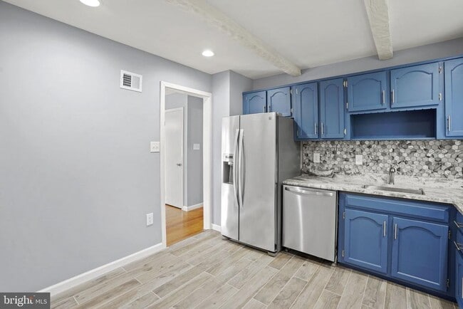 Building Photo - 4226 Evergreen Dr