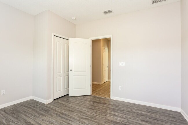 Building Photo - 7260 Blairton Way