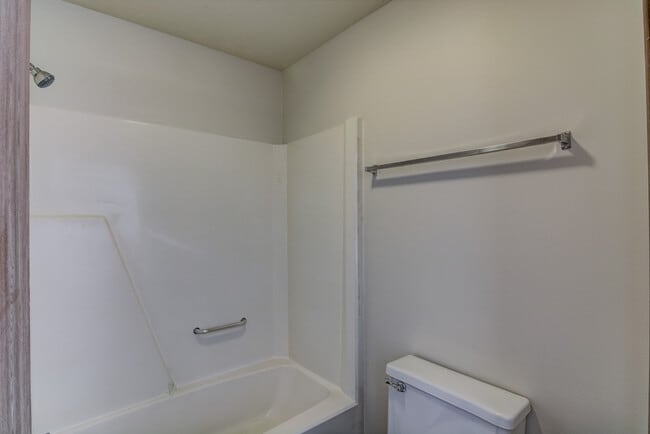 Building Photo - 1032 Imperial Cir