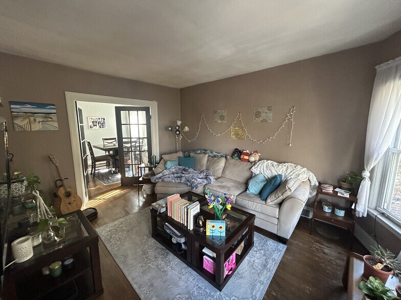 Building Photo - 817 Ashland Ave