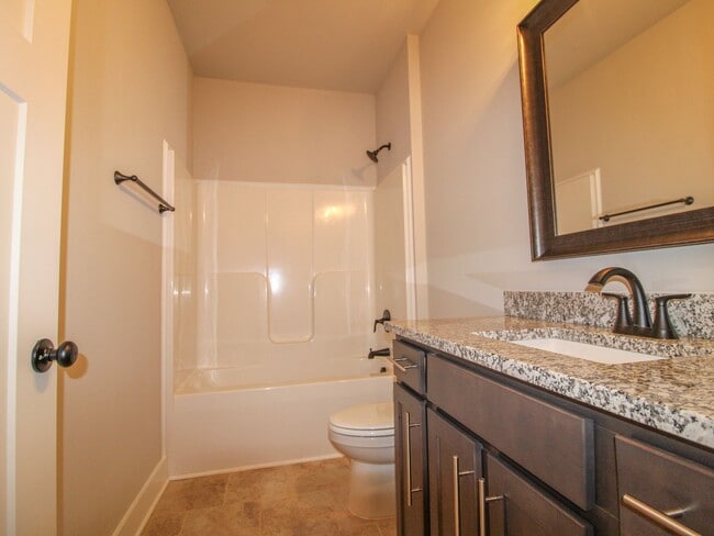 Building Photo - LIKE NEW Home in Natures Cove West in Athe...