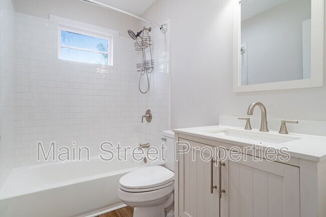 Building Photo - 118 Czar Ln
