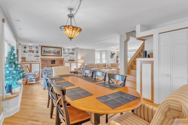 Building Photo - 29 Monroe St