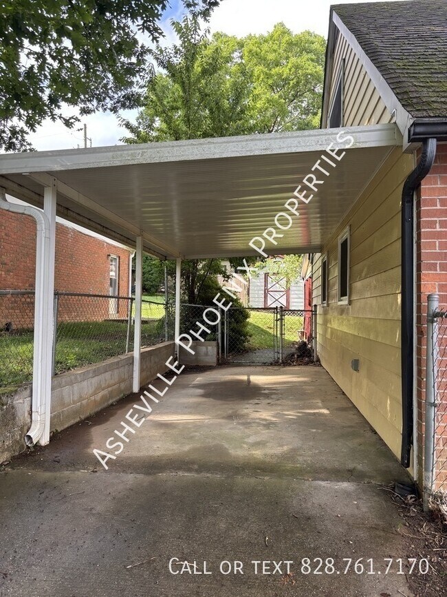 Building Photo - 18 Dogwood Ct