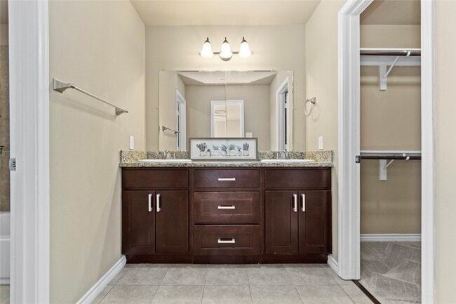 Building Photo - 15814 Whiteglade Ln