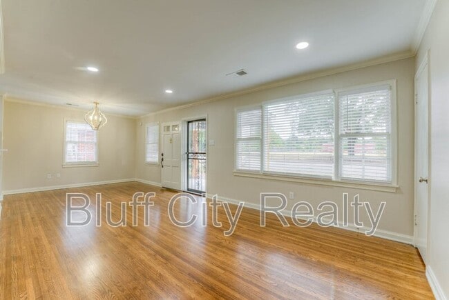 Building Photo - 1363 Colonial Rd