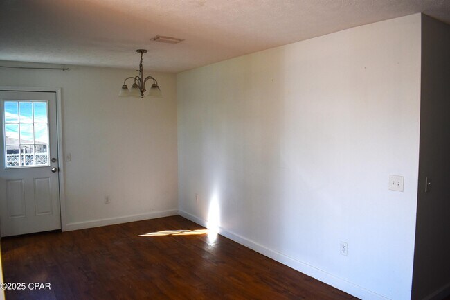 Building Photo - 3722 Burnham Way