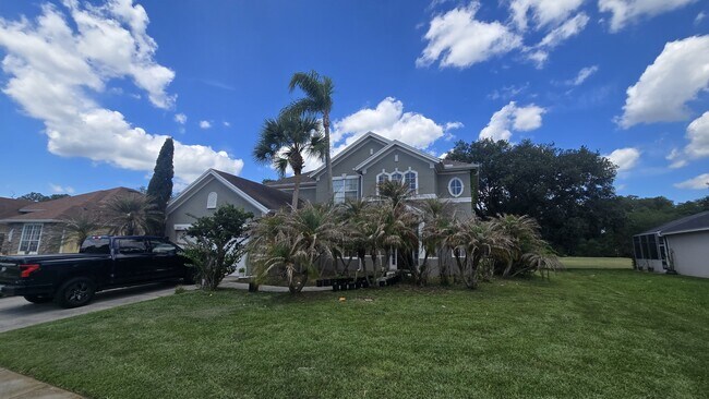 Building Photo - 1565 The Oaks Blvd