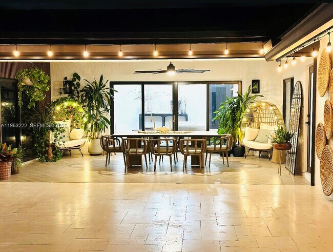 Building Photo - 2475 NW 25th St