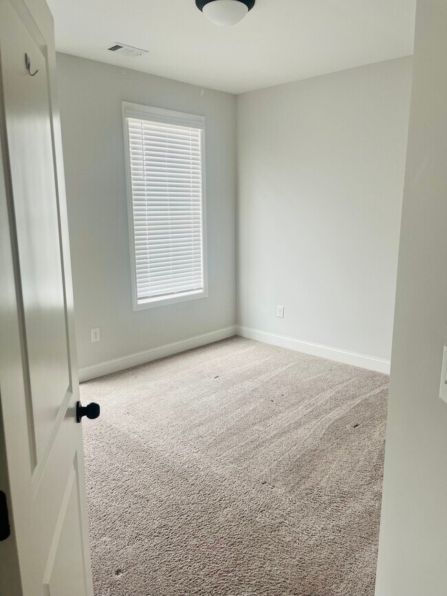 Building Photo - 2625 Sarah Carlin Ct