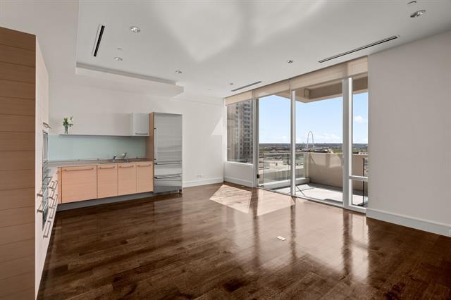 Building Photo - 2408 Victory Park Ln