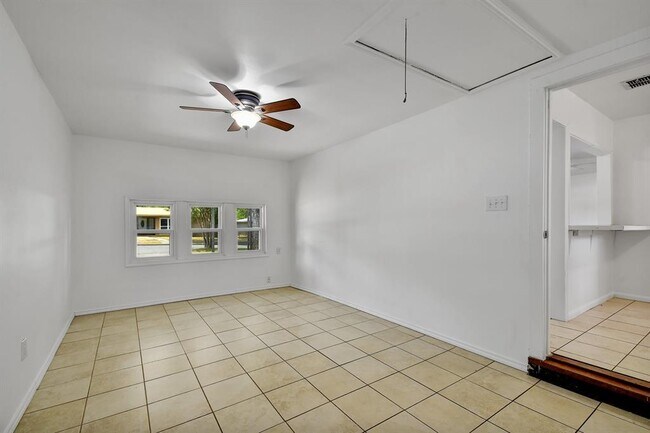 Building Photo - 430 Beryl Dr