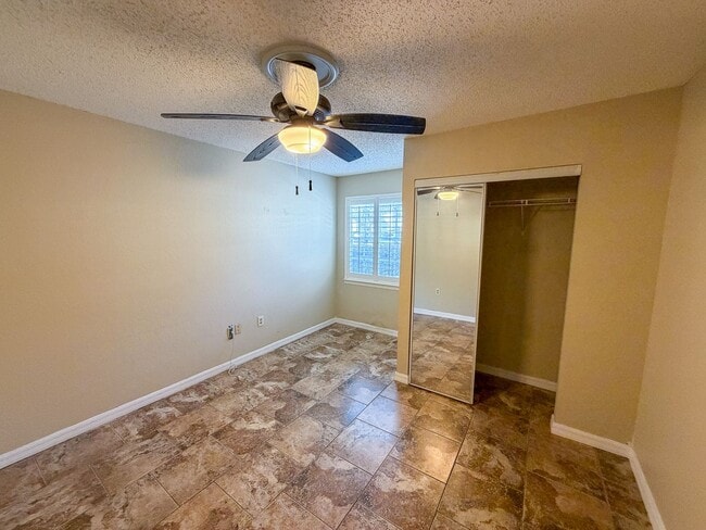 Building Photo - Windsor Park #311