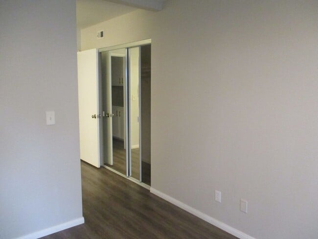 Building Photo - Mission Valley Newly Remodeled 2 Bdr 2 Bat...