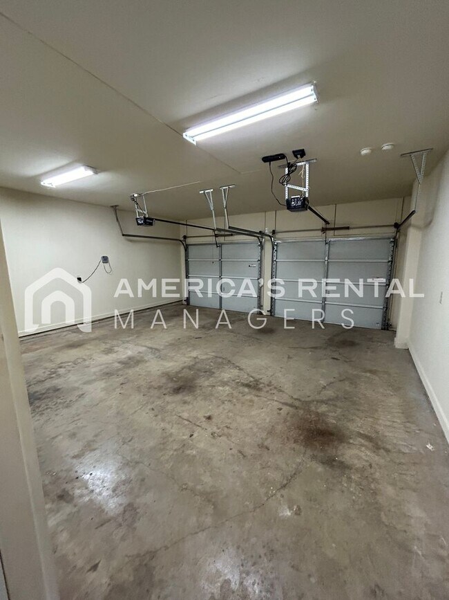 Building Photo - 3651 Chalybe Cove