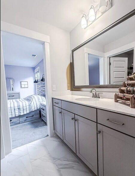 Building Photo - 256 Fiddleback Dr