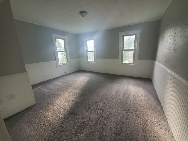 Building Photo - 20 Euclid St