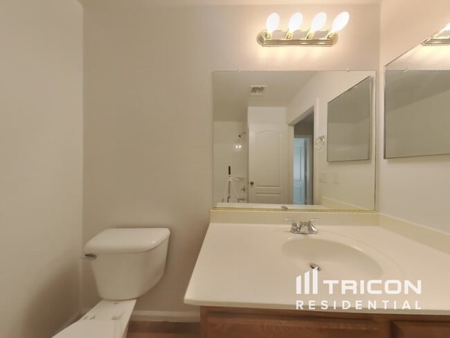 Building Photo - 40059 W Thornberry Ln