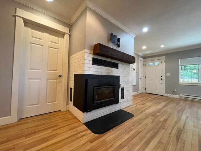 Building Photo - Fabulous NE Portland 2 bedroom 2 bathroom ...