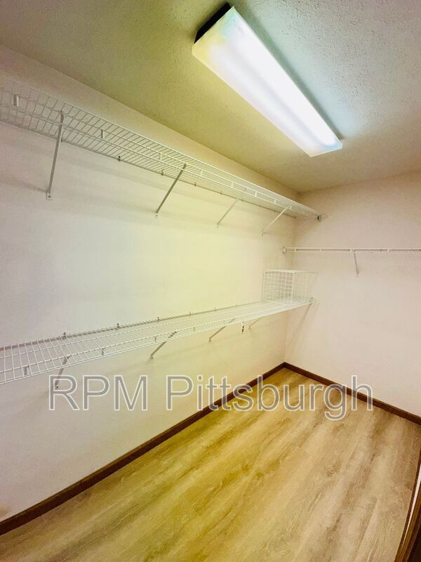 Building Photo - 117 Pauline Dr