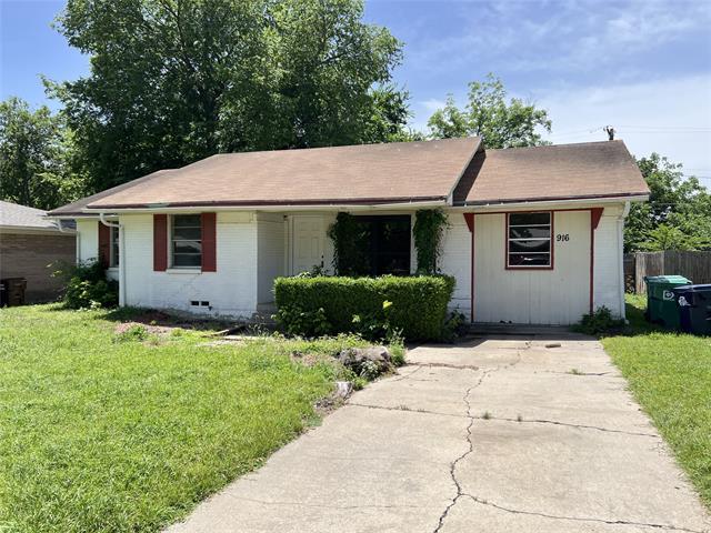 Primary Photo - 916 Manhattan Dr