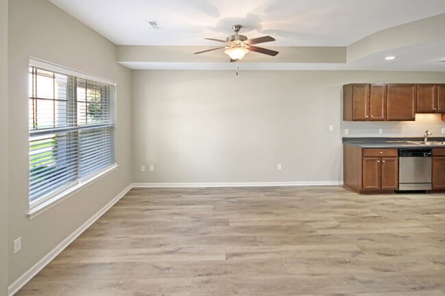 Building Photo - 174 McMenamy Rd