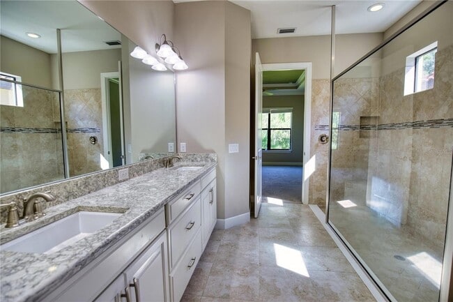 Building Photo - 5628 Semolino St