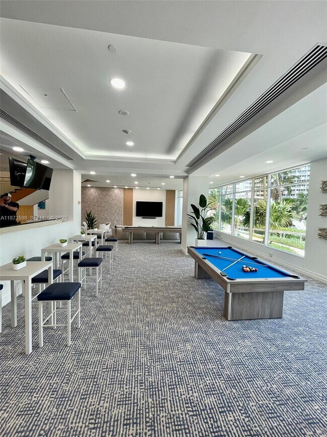 Building Photo - 2670 E Sunrise Blvd