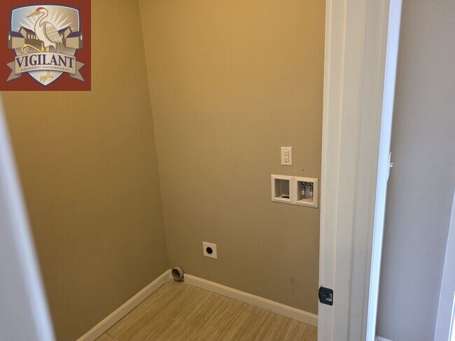 Building Photo - 2605 NE 130th Ct