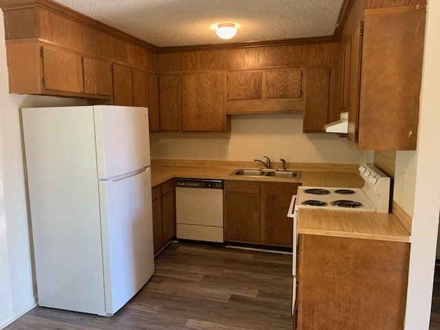 Building Photo - "Charming 2-Bedroom Retreat with 2.5 Baths on B's BBQ Road – Spacious 955 Sq Ft Living in Greenvi...