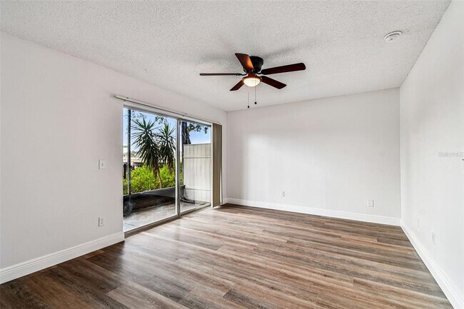 Building Photo - 9001 Tudor Dr