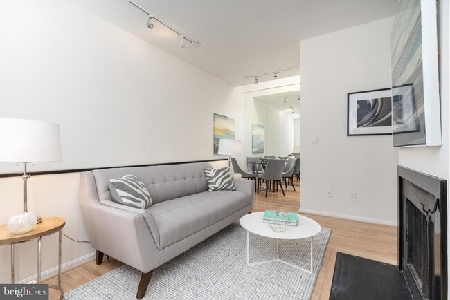 Building Photo - 1843 Mintwood Pl NW