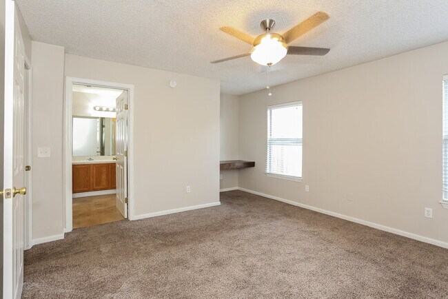 Building Photo - 651 Morning Mist Way